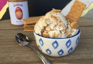 VEGAN [NO-CHURN] MAPLE ALMOND BUTTER CHEESECAKE ICE CREAM
