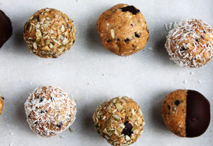 PEANUT BUTTER “COOKIE DOUGH” BITES