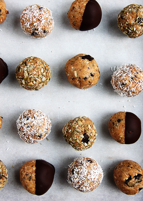 PEANUT BUTTER “COOKIE DOUGH” BITES
